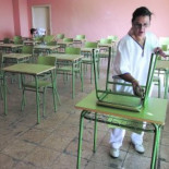 Una empresa se lleva la limpieza de colegios en Alicante con la oferta más cara y por los puntos subjetivos