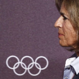 Botella descarta dimitir y no se arrepiente de viajar a Lisboa en plena crisis del Madrid Arena