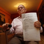 Le dejan ciego de un ojo en el hospital de Alcorcón al ponerle una lente que era de otro paciente