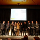 El Gobierno homenajea a científicos que despide o deja sin dinero