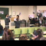 Vídeo: Estudiantes de la Complutense irrumpen en clase de Moral Santín (exdirectivo de Bankia) y le corean "culpable"
