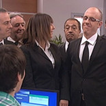 La mejor manera de salir de la crisis: despedir a los trabajadores y mantener a los altos cargos (humor Vaya Semanita)