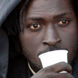 Gallardón propone que la ayuda humanitaria a inmigrantes sin papeles sea delito (Gal)