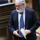 Registradores y ‘conseguidores’ se van a forrar con la ley de costas del PP y CiU