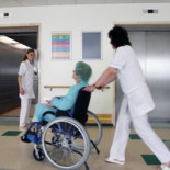 Y tras las ambulancias de pago, se confirma que las sillas de ruedas costarán 20 euros y las muletas, 30