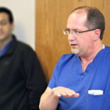 Operan a un vasco con anestesia