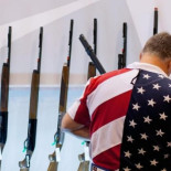 ¿Puedo disparar para defenderme? Diez respuestas (algunas sorprendentes) sobre la posesión de armas en España