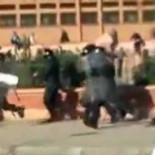 Batalla campal en Marrakech los antidisturbios huyen