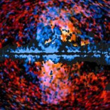 Un descomunal chorro de energía nace del centro de la galaxia