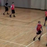 La canasta de espaldas en el último segundo de un chaval de 14 años que robó la ‘mejor jugada’ a las estrellas de la NBA