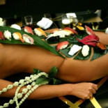Más de cien denuncias contra la práctica del 'body sushi'