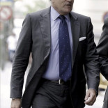 Bárcenas mantiene coche oficial, despacho y secretaria en la sede del PP