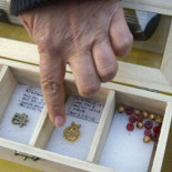 Halladas en Cádiz tumbas púnicas, fenicias y romanas con más de 300 joyas