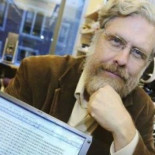 ‘No busco una mujer para engendrar un neandertal, ha sido un error lingüístico’