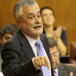 El juez declara ilegales a casi 2.000 'enchufados' por Griñán en la Junta