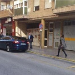 La consellera de Educación en coche oficial visita gabinete de estética a la hora del pleno en la Corts