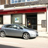 Pierde todos sus ahorros en preferentes y el director del banco lo demanda por amenazas