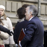 El juez prohíbe a Bárcenas salir del país y le obliga a comparecer cada quince días