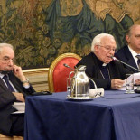 Homosexuales piden al ministro que deje su 'militancia religiosa' o 'dimita'