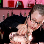 Algo te echaron en la bebida