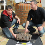 Encontrado un meteorito de 100 kilos en un bar de Retuerta de Bullaque. El dueño lo utilizaba para prensar jamones.