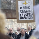 Cuando la Iglesia registra a su nombre los edificios que han levantado los vecinos