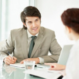Jóvenes preparados en paro: "El 'estudia, estudia y tendrás futuro' ha sido la gran mentira de mi vida"