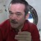 ¿Se puede llorar en el espacio? El comandante Chris Hadfield tiene la respuesta [ENG]
