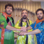 Decenas de hombres iraníes se hacen fotos travestidos para demostrar que ser mujer "no es humillante"