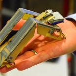 La historia de un robot que nace de una impresora 3D y se monta él solo