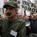 Los profesores griegos mantienen su huelga durante la selectividad pese a las amenazas de cárcel