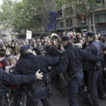 Dos detenidos en el escrache a Gallardón en protesta por la reforma del aborto