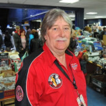 Los seguidores de ‘Star Wars’ y los de ‘Doctor Who’ se lían a tortazos en una convención [ENG]