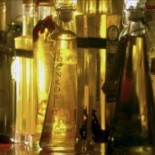 Bruselas retira plan para prohibir las aceiteras rellenables en restaurantes