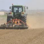 'Multan' a la infanta Elena por conducir un tractor sin seguro