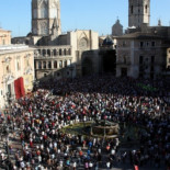 Miles de ciudadanos vuelven a apoyar a las víctimas del accidente de metro y reclaman reabrir las investigaciones [CAT]