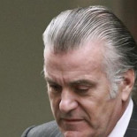 El certificado de vida laboral de Luis Bárcenas contradice al PP