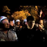 Policías Militares se sientan en el suelo en señal de respeto a una manifestación en Sao Paulo [Vídeo]