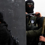 Rebeldes sirios asesinan a un monje católico delante de sus parroquianos