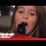 Niña de seis años dejando boquiabiertos a los jueces de America's Got Talent con un tema hecho por ella misma