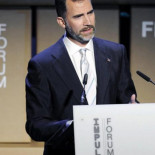 Los Mossos cargan para evitar una protesta ante el príncipe en Girona