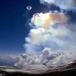 El curioso fenómeno de los anillos de humo en los volcanes