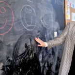 Irene Rigau nombra como asesor a un joven de 24 años sin experiencia