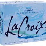 Una joven estadounidense pasa la noche en la cárcel por comprar agua embotellada