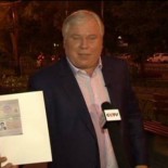 Edward Snowden sale del aeropuerto de Moscú tras recibir asilo en Rusia