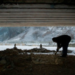 Un arquitecto en el paro, obligado a vivir bajo el puente que él mismo diseñó