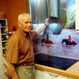 Un vecino de Melide inventa y patenta la primera campana de cocina silenciosa