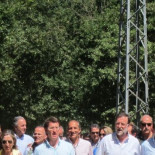 Rajoy convoca a la prensa para una sesión fotográfica muda con Pastor y Feijóo en el monte