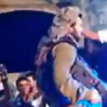 Una unidad de soldados israelíes deja de patrullar para irse de fiesta con jovenes palestinos en una discoteca de Hebrón