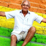 El jubilado que revolucionó Estambul con su escalera de colores